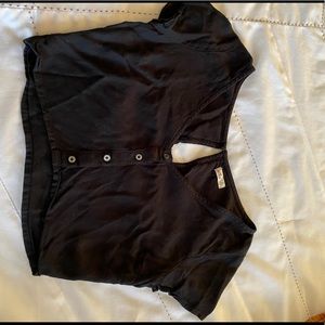 hollister crop button tshirt